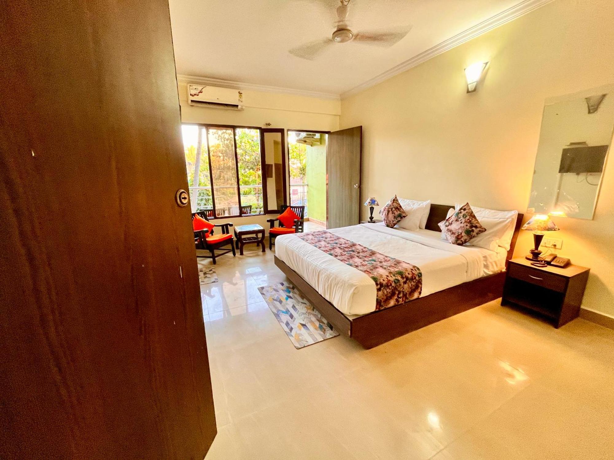 Summer Beach Resort, Goa - #Near Baga Beach #Swimming Pool #Garden #Bar #Lift #Premium Rooms #Property Of The Year #70565-84665 Calangute Exteriér fotografie