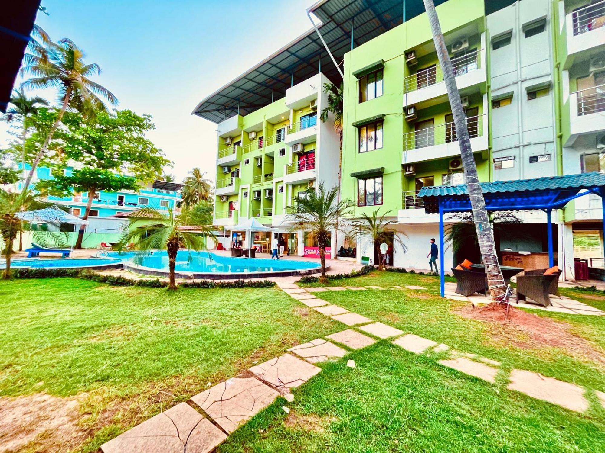 Summer Beach Resort, Goa - #Near Baga Beach #Swimming Pool #Garden #Bar #Lift #Premium Rooms #Property Of The Year #70565-84665 Calangute Exteriér fotografie