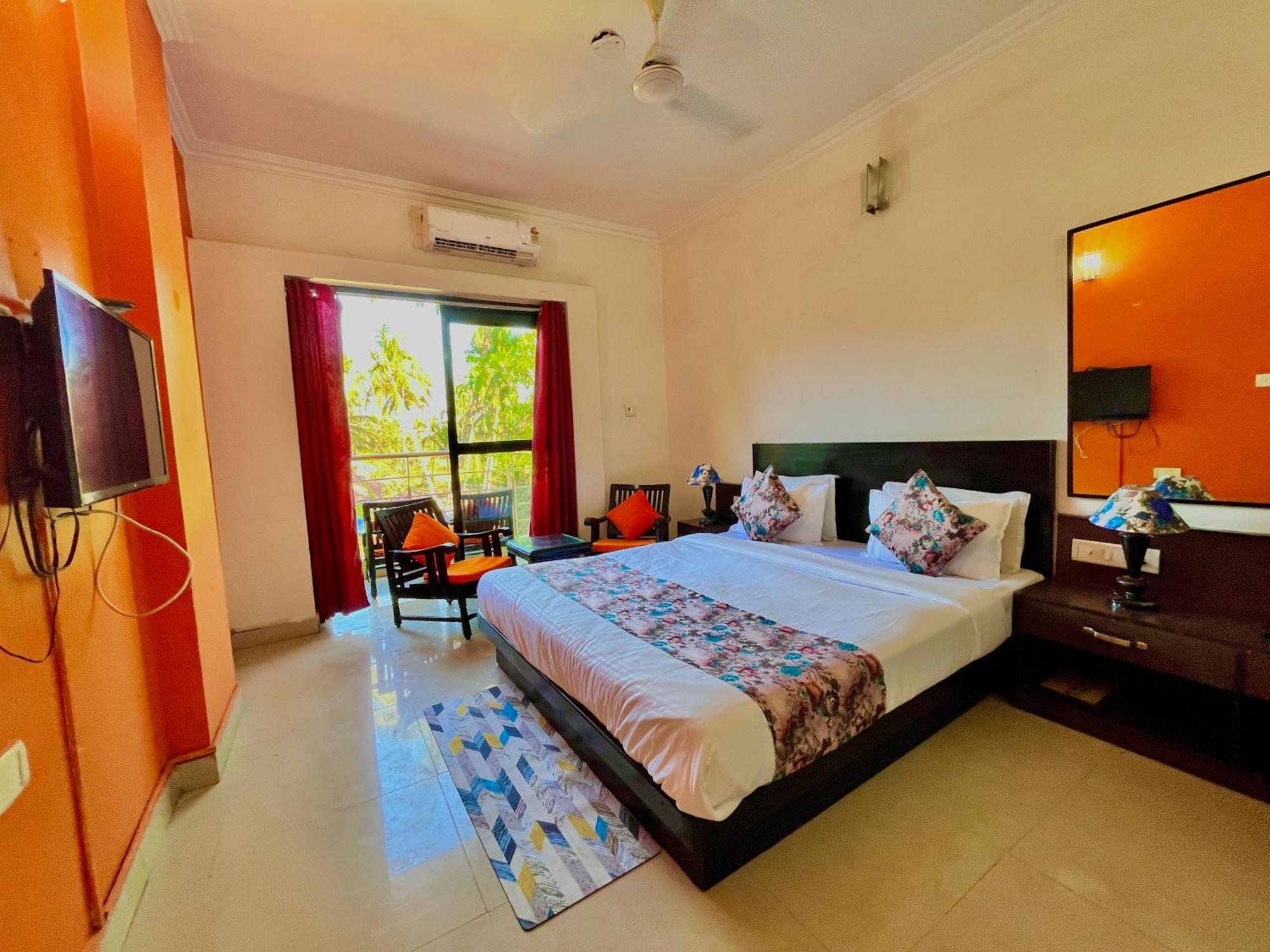 Summer Beach Resort, Goa - #Near Baga Beach #Swimming Pool #Garden #Bar #Lift #Premium Rooms #Property Of The Year #70565-84665 Calangute Exteriér fotografie