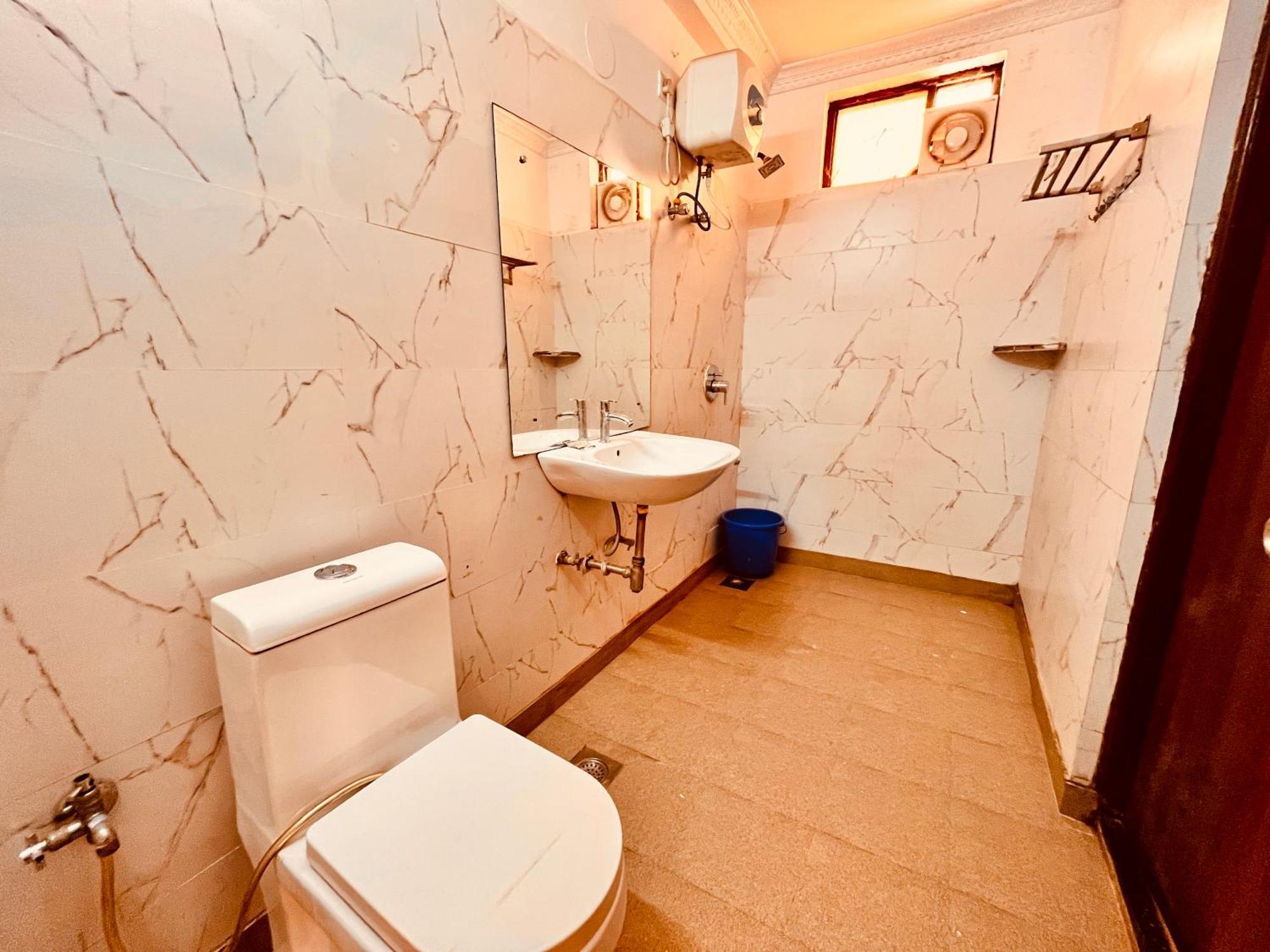 Summer Beach Resort, Goa - #Near Baga Beach #Swimming Pool #Garden #Bar #Lift #Premium Rooms #Property Of The Year #70565-84665 Calangute Exteriér fotografie