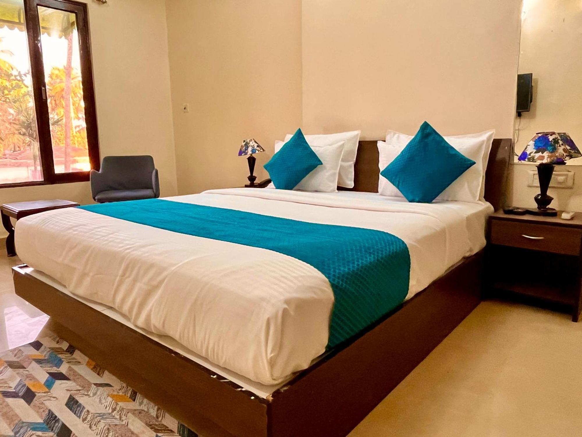 Summer Beach Resort, Goa - #Near Baga Beach #Swimming Pool #Garden #Bar #Lift #Premium Rooms #Property Of The Year #70565-84665 Calangute Exteriér fotografie