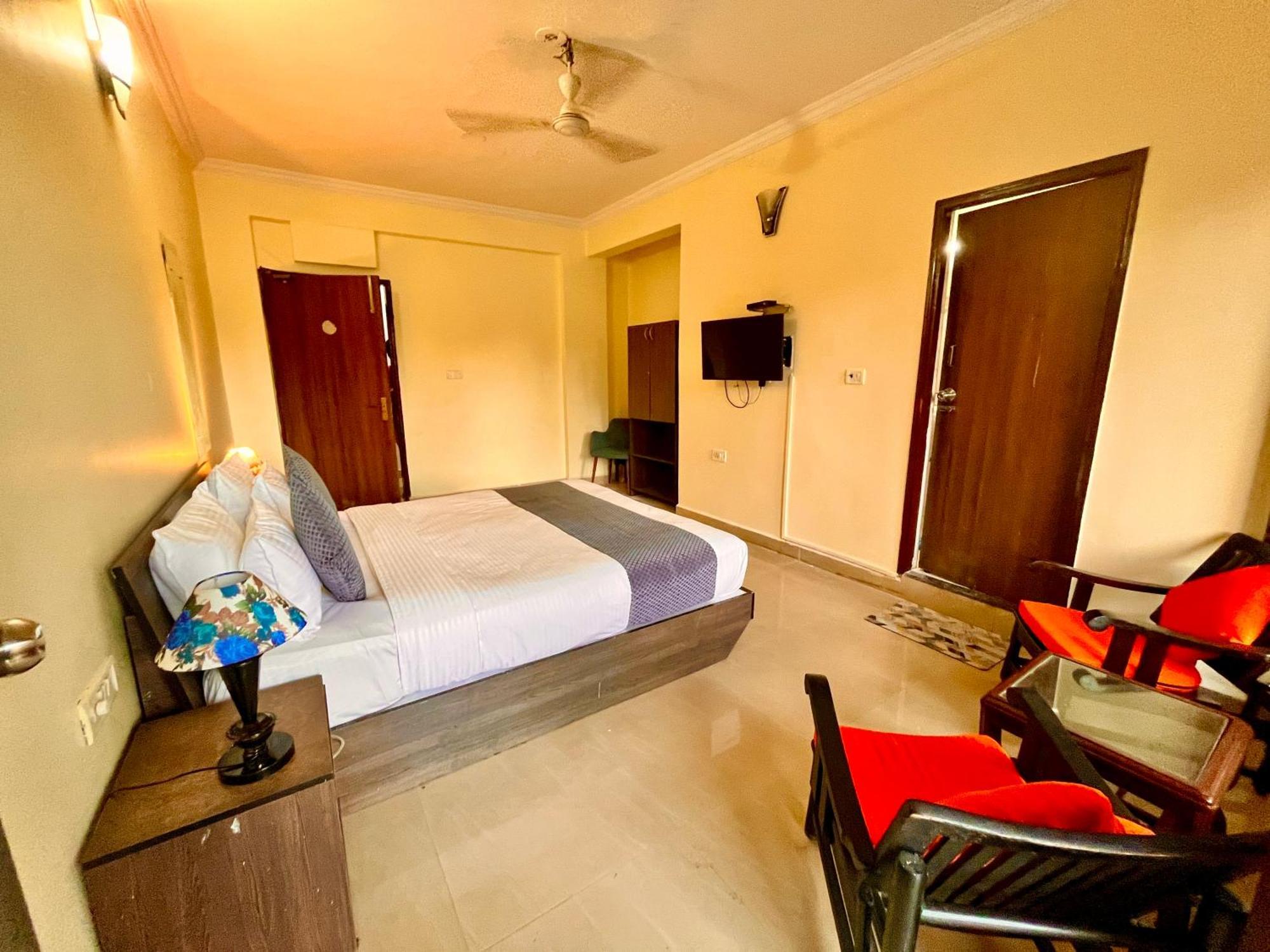 Summer Beach Resort, Goa - #Near Baga Beach #Swimming Pool #Garden #Bar #Lift #Premium Rooms #Property Of The Year #70565-84665 Calangute Exteriér fotografie