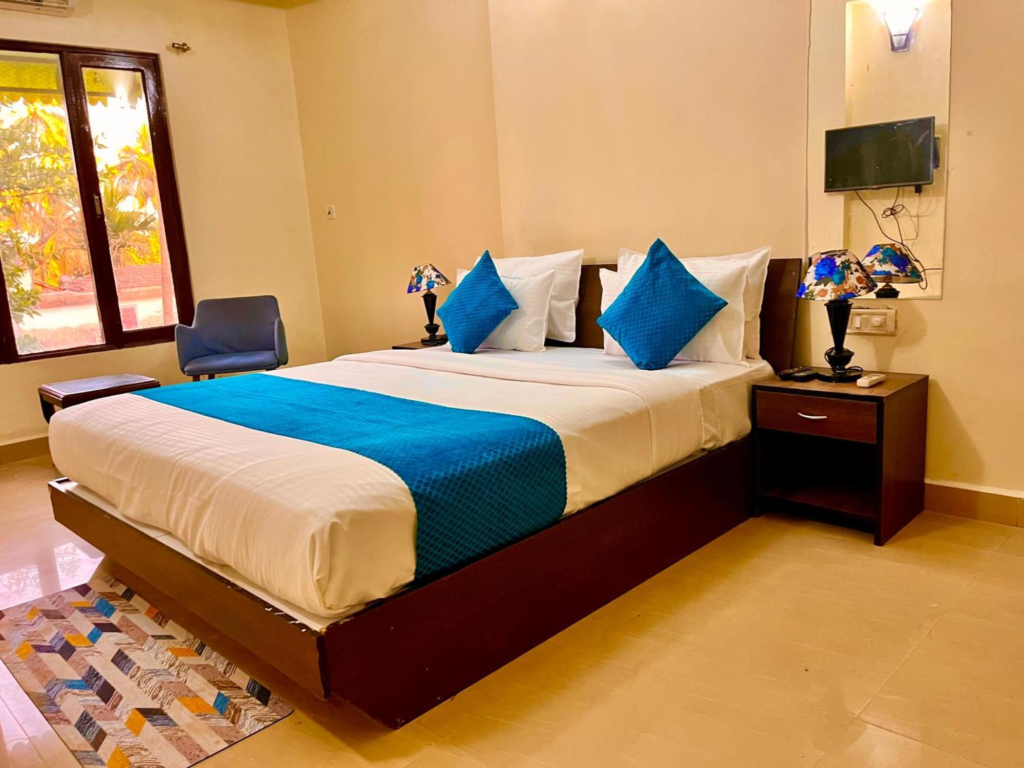 Summer Beach Resort, Goa - #Near Baga Beach #Swimming Pool #Garden #Bar #Lift #Premium Rooms #Property Of The Year #70565-84665 Calangute Exteriér fotografie